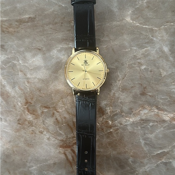 Nivlay Gold and Black Quartz Watch - Picture 2 of 2